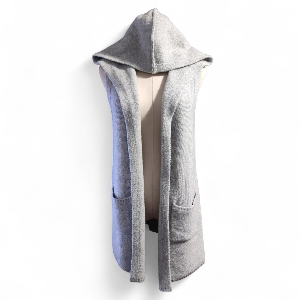 Tahari Soft Gray Knit Fabric - Picture 10 of 12